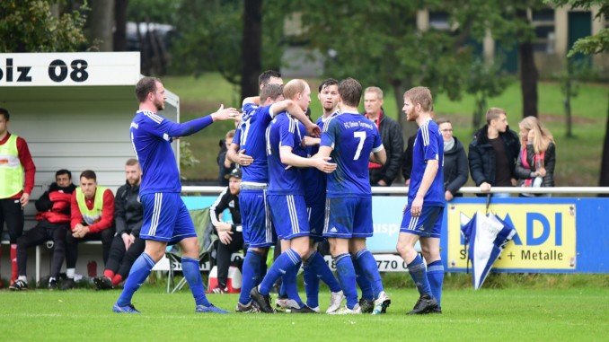 Der FC Union Tornesch will auch 2021 übr den Klassenerhalt jubeln (Foto: Lobeca/Schlikis)