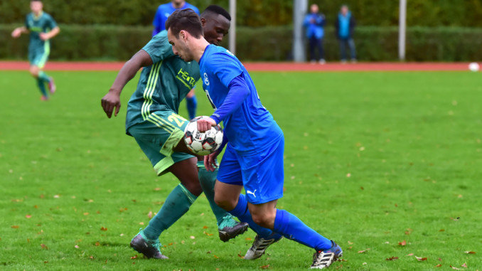 Umbruch bei Hamm! Auf die Dienste von Sebastiao Mankumbani (links) kann sich der HUFC auch in der neun Saison verlassen (Foto: Lobeca/Gettschat)