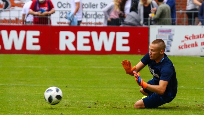 Tjark Grundmann, hier noch im Trikot von Eintracht Norderstedt, wird auch im kommenden Jahr das Osdorfer Tor hüten (Foto: Lobeca/Homburg)