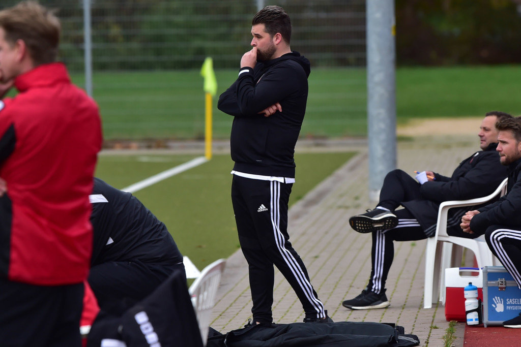 Er bleibt dienstältester Coach der Liga und geht mit leichten Sorgenfalten in die Saison: Danny Zankl.. (Foto: Lobeca/Gettschat)