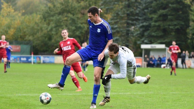 Auch dank der beiden Treffer von Björn Dohrn jubelt Union Tornesch über den dritten Dreier der Saison. (Archivfoto: Lobeca/Schlikis)