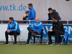 Trainer Jan Haimerl (im Bild rechts) ist mit den bisherigen Planungen an DIeselstraße sehr zufrieden .(Foto: Olaf Both)