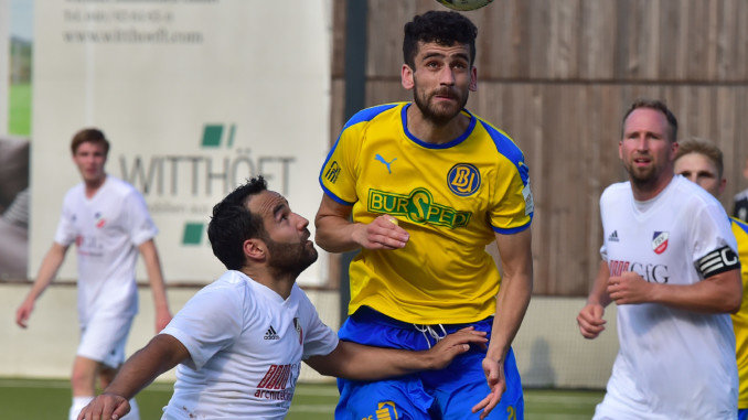 Samuel Hosseini (hier noch im Trikot von BU) ist einer von bislang fünf Neuen für den TSV Sasel (Foto: Lobeca/Gettschat)