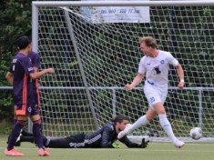 Jubel bei Lasse Blöcker und dem USC Paloma. Die Tauben besiegten den HEBC klar mit 5:1. (Foto: Olaf Both)