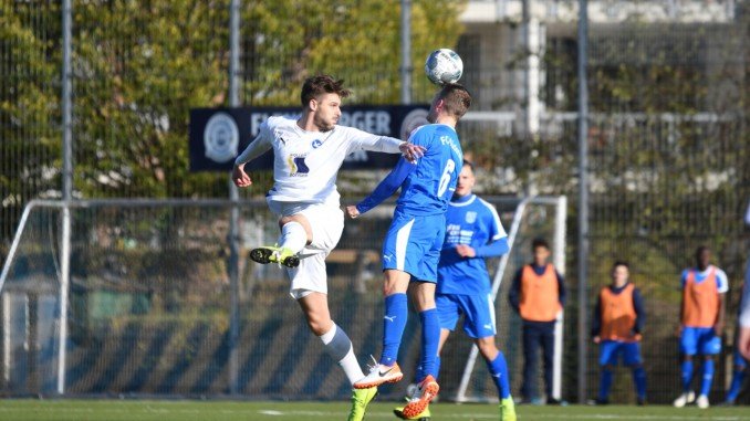 Tom Bein (im weißen Trikot) war der Sieggarant des USC Paloma gegen den Niendorfer TSV. (Archivfoto: Lobeca/Schlikis)