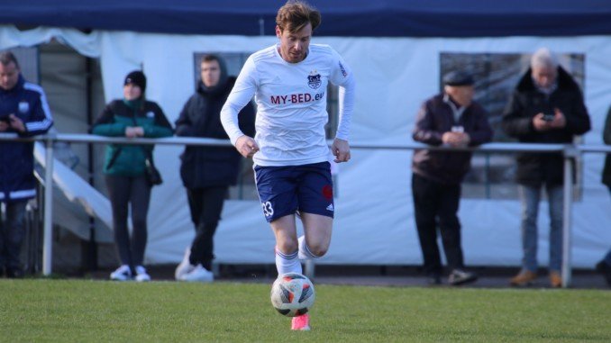 Maximilian Ahlschwede und TuS Dassendorf starten gegen den HEBC in die Meisterrunde. (Foto: Lobeca/Pfaff)