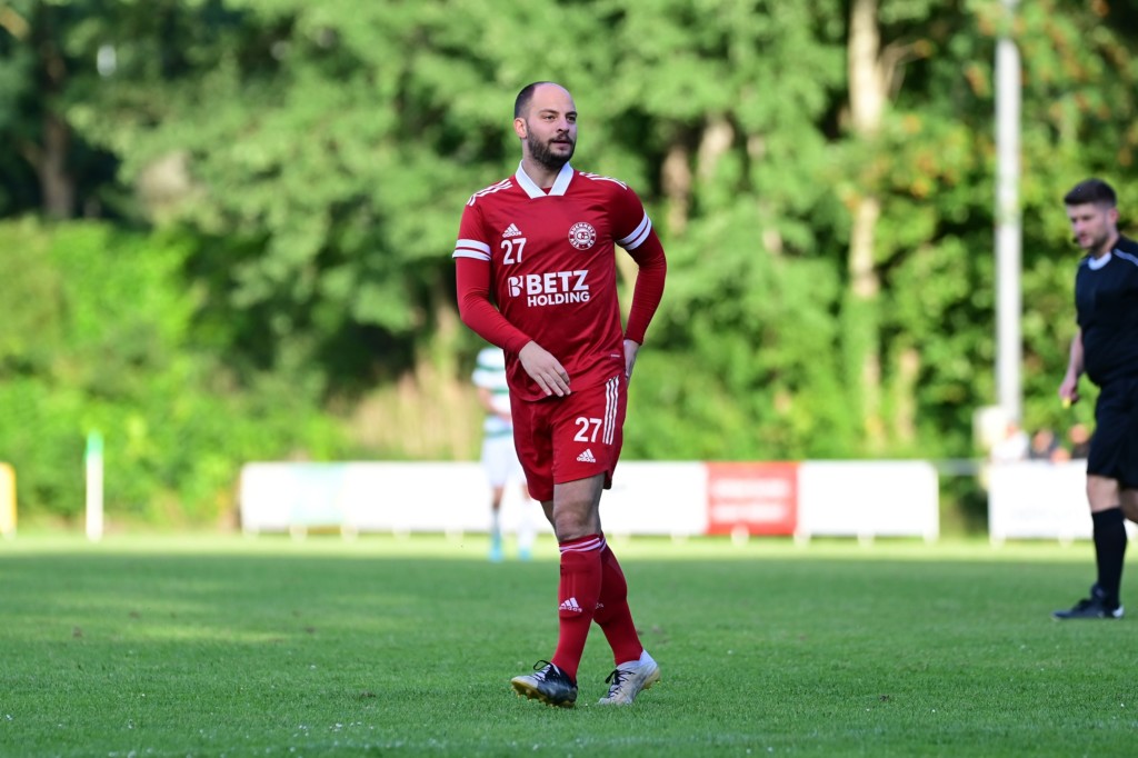 Alexander Mucunski findet ebenfalls den Weg an den Mittleren Landweg. (Foto: Lobeca/Schlikis)