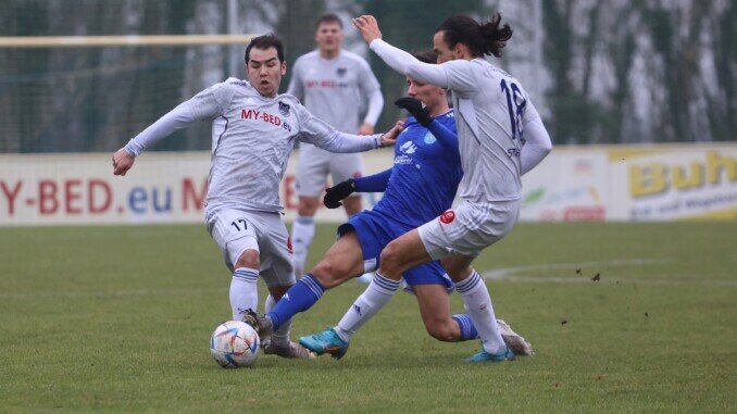 Viel Kampf, viel Krampf gab es zwischen TuS Dassendorf und TuRa Harksheide zu sehen. Am Ende gewinnt der Meister aber verdient und verteidigt Platz zwei. (Foto: Lobeca/PFaff)