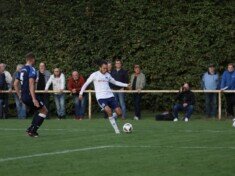 Im Hinspiel enteilte TuS Dassendorf dem SV Curslack-Neuengamme und entschied das Derby klar für sich. Nun kommt es zum Rückspiel. (Foto: Lobeca/Pfaff)