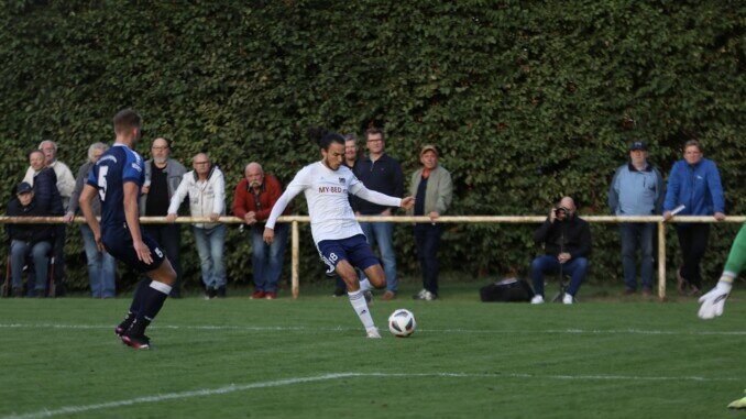 Im Hinspiel enteilte TuS Dassendorf dem SV Curslack-Neuengamme und entschied das Derby klar für sich. Nun kommt es zum Rückspiel. (Foto: Lobeca/Pfaff)