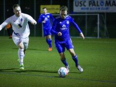 Es lief bei Tom Wohlers (in Weiß): zwei Tore und eine Vorlage steuerte der Angreifer zum klaren USC-Heimsieg gegen Tornesch bei (Archivfoto: Lobeca/Rohlfs)