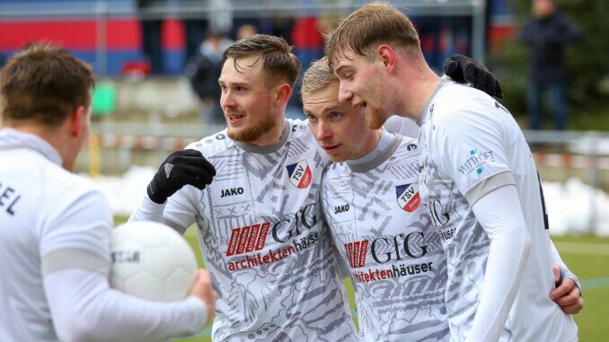Jubel beim TSV Sasel: dank des 1:0 in Dassendorf hat man die Meisterschaft nun in der eigenen Hand. (Archivfoto: Lobeca/Rohlfs)