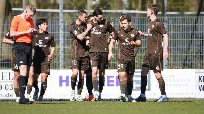 Die U23 des FC St. Pauli hatte in den letzten Wochen viel zu jubeln - gerettet ist man noch nicht. Das kann Auswirkungen auf die Oberliga haben. (Foto: Lobeca/Seidel)
