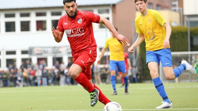 Der TSV Sasel, wie hier Lukas Kourkis, war immer einen Schritt schneller als der Gegner und steht verdient im FInale. (Lobeca/Rohlfs)