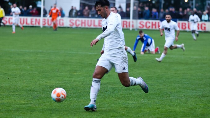 Mert Akkus gehört zu den Akteuren im Düneberger Kader, welche die Oberliga schon kennen. (Foto: Lobeca/Homburg)