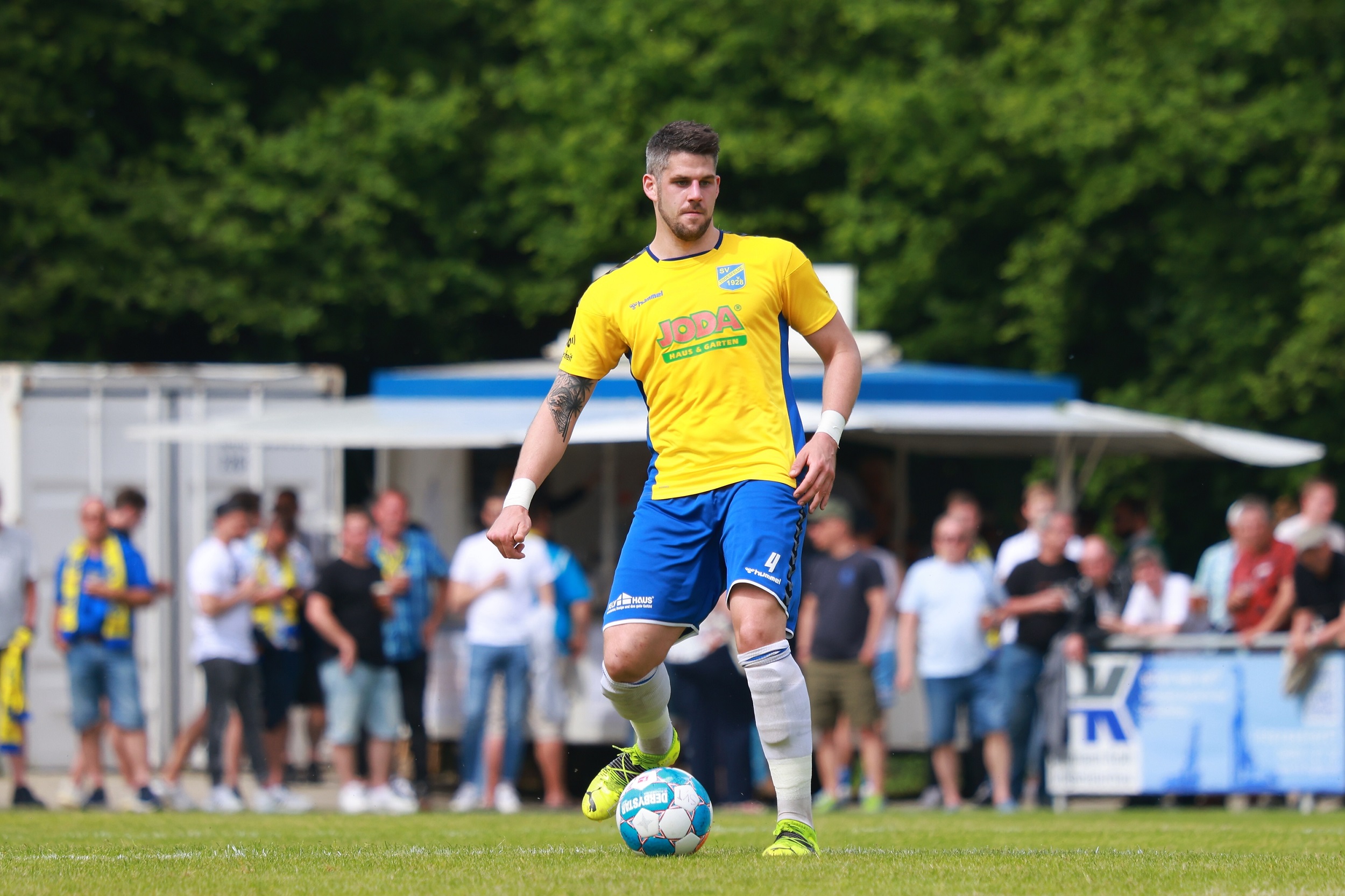 Niklas Sabas ist einer von vier alten Weggefährten, die Marco Stier nach Sasel folgten. (Foto: Lobeca/Raasch)