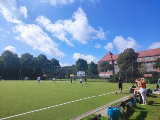 Auf und davon: Allan Muto sprintet zum 3:1 für den HEBC in Richtung Tor. (Foto: CK)