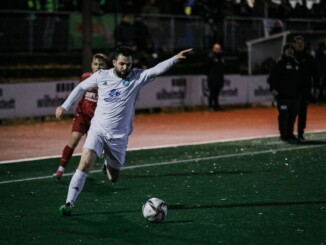 Überraschungsteam TuRa Harksheide, hier Pascal Ehrenberg, testet dreimal, bevor es in die Pflichtspiele geht. (Foto: Lobeca/Rohlfs)