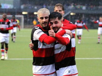 Altona jubel über den Sieg in Rugenbergen und baut den Vorsprung an der Spitze wieder aus. (Archivfoto: Niklas Runne)