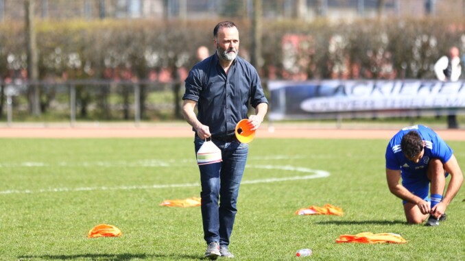 NTSV-Coach Ali Farhadi war nach dem Spiel zufrieden mit dem Punkt, aber nicht mit der Leistung seiner Mannen. (Archivfoto: Lobeca/Homburg)