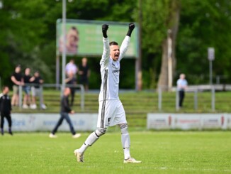Keeper Mats Hinrichs gehört zu den Spielern, die beim Heider SV verlängert haben. (Foto: Lobeca/Schlikis)