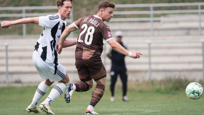 Ede Zimmermann (links) läuft auch kommende Saison für den ETSV auf. (Foto: Lobeca)