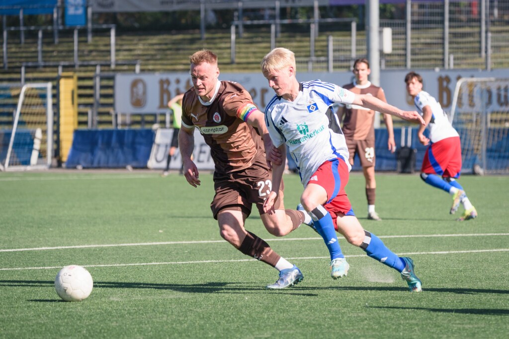 Johann von Knebel (im Bild links) ist einer von zwei Regionalliga-erfahrenen Neuzugängen. (Foto: Lobeca)