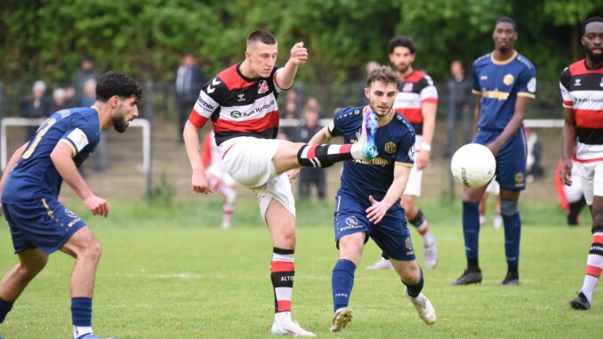 Gewinnen ist für Moritz Grosche und Altona 93 heute ein Muss. (Foto: Lobeca)