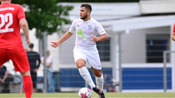 Osman Güraltunkeser ist wieder zurück am Kiesbarg. (Foto: Lobeca/Schlikis)