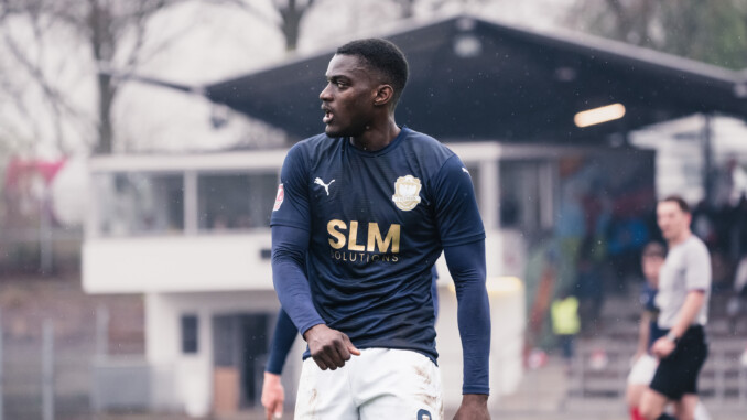 Michael Kobert, hier noch im Trikot von Phönix Lübeck, spielte zuletzt für Teutonia und wechselt nun an den Wendelweg. (Foto: Lobeca/Seidel)