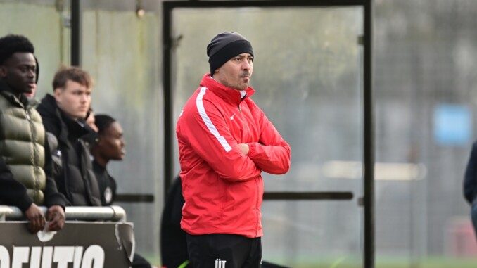 Ümit Taytanli ist weiter Trainer am Öjendorfer Weg, hat nun aber neue Voraussetzungen. (Foto: Lobeca/Schlikis)