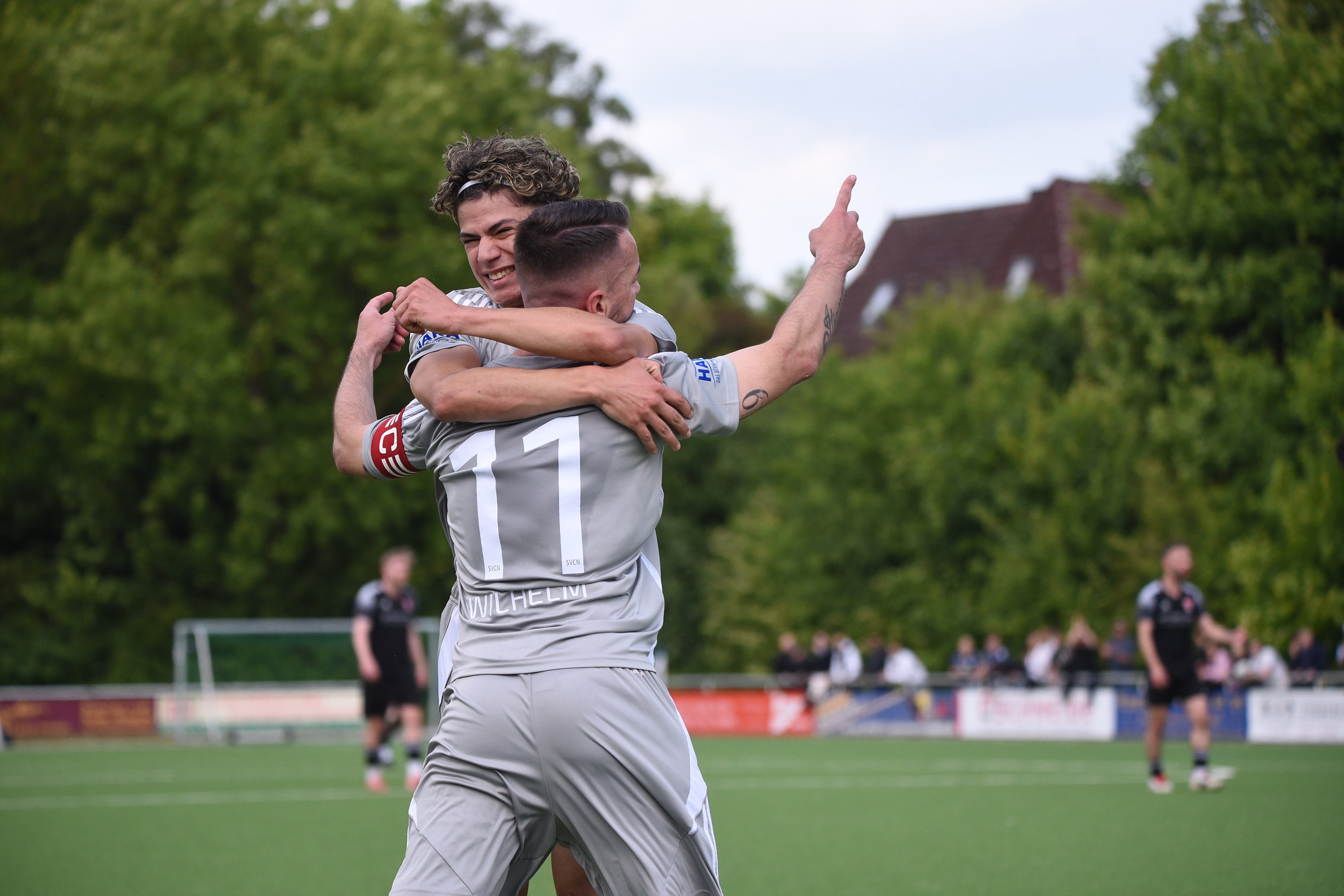 Marcio Johannsen und Witalij Wilhelm wollen auch in der Oberliga jubeln. (Foto: Lobeca)