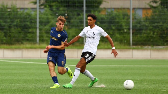 Pascal Ayene wechselt vom Heider SV zum Niendorfer TSV. (Foto: Lobeca/Homburg)