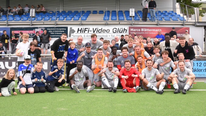 Jubel in Curslack: Der SVCN dreht ein verrücktes Spiel. (Archivfoto: Lobeca/Seidel)