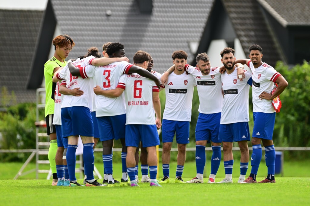 Nikola Tesla freut sich über den Sieg in Buchholz. (Archivfoto: Lobeca/Schlikis)