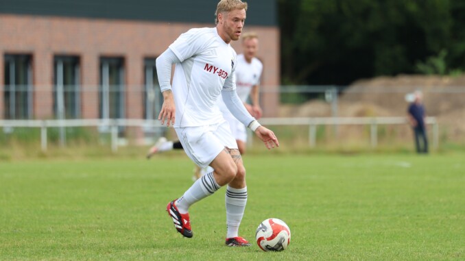 Sven Möller erzielte für TuS Dassendorf einen Drei-Minuten-Hattrick für das Achtelfinale. (Foto: Lobeca/Pfaff)