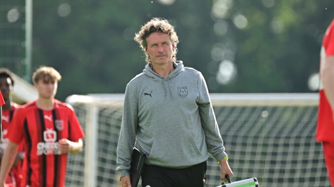 Oliver Zapel wird ab Sommer neuer Trainer bei TuS Dassendorf. (Foto: Lobeca/Schlikis)