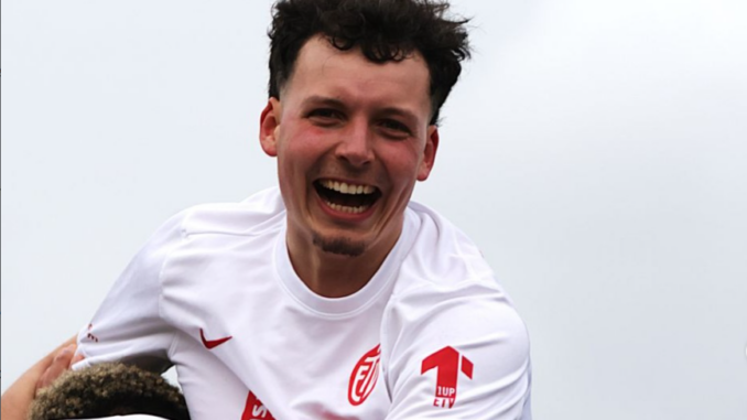 Jubel beim Eimsbütteler TV: der ETV verteidigt die Spitze in Buchholz. (Foto: Ingo Brussolo)