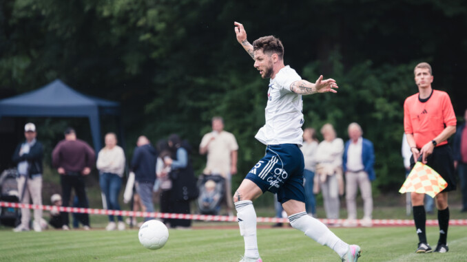 Kurioses Spiel für Mattia Maggio: erst traf er zur Dassendorfer Führung, dann zum Endstand ins eigene Tor. (Archivfoto: Lobeca/Seidel)