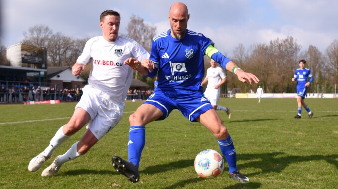 Unterschiedliche Lagen bei den Ex-Profis: während Max Kruse mit Dassendorf um den Titel kämpft, geht es für Daniel Brückner und Niendorf gegen den Abstieg. (Foto: Lobeca/Seidel)