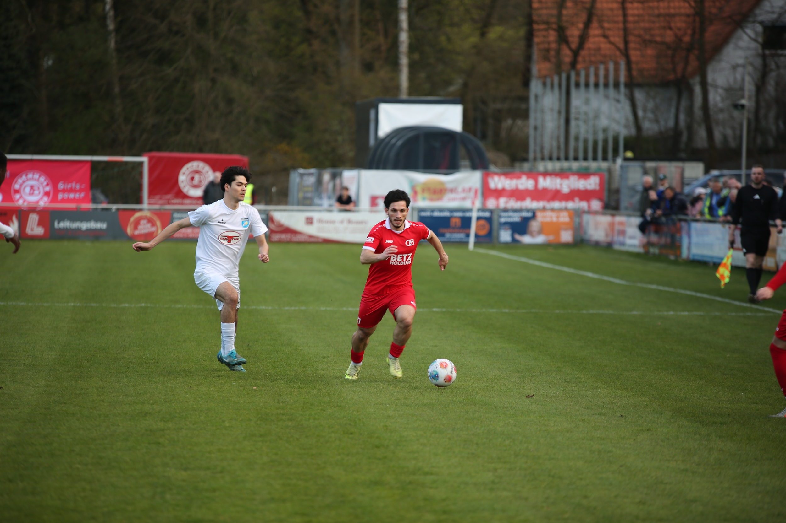 Harksheide und Buchholz dürfen sich praktisch zeitgleich über den Klassenerhalt freuen. (Foto: B08/Burgemeister)
