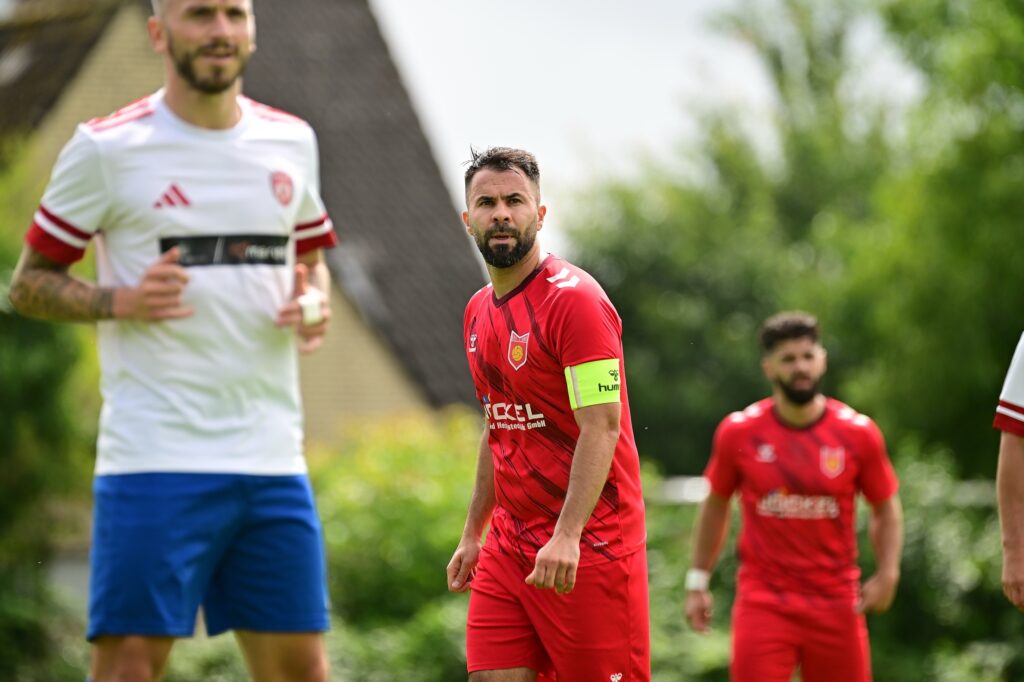 Es ist Schluss mit 38 Jahren: Gökhan Iscan wurde am Freitag nach 242 Spielen in der Oberliga Hamburg gebührend verabschiedet. (Archivfoto: Lobeca/Schlikis)